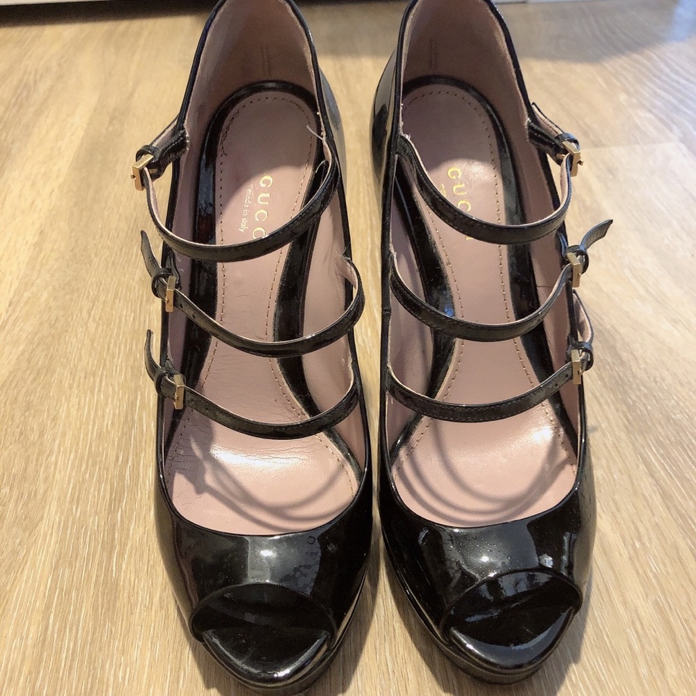 Gucci pumps